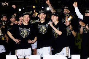 林书豪更新社媒：我们是冠军！Back to back！一切付出都值得