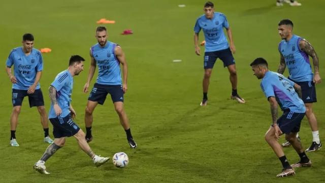 世俱杯投注-王勤伯：蓝白色的陪练故事